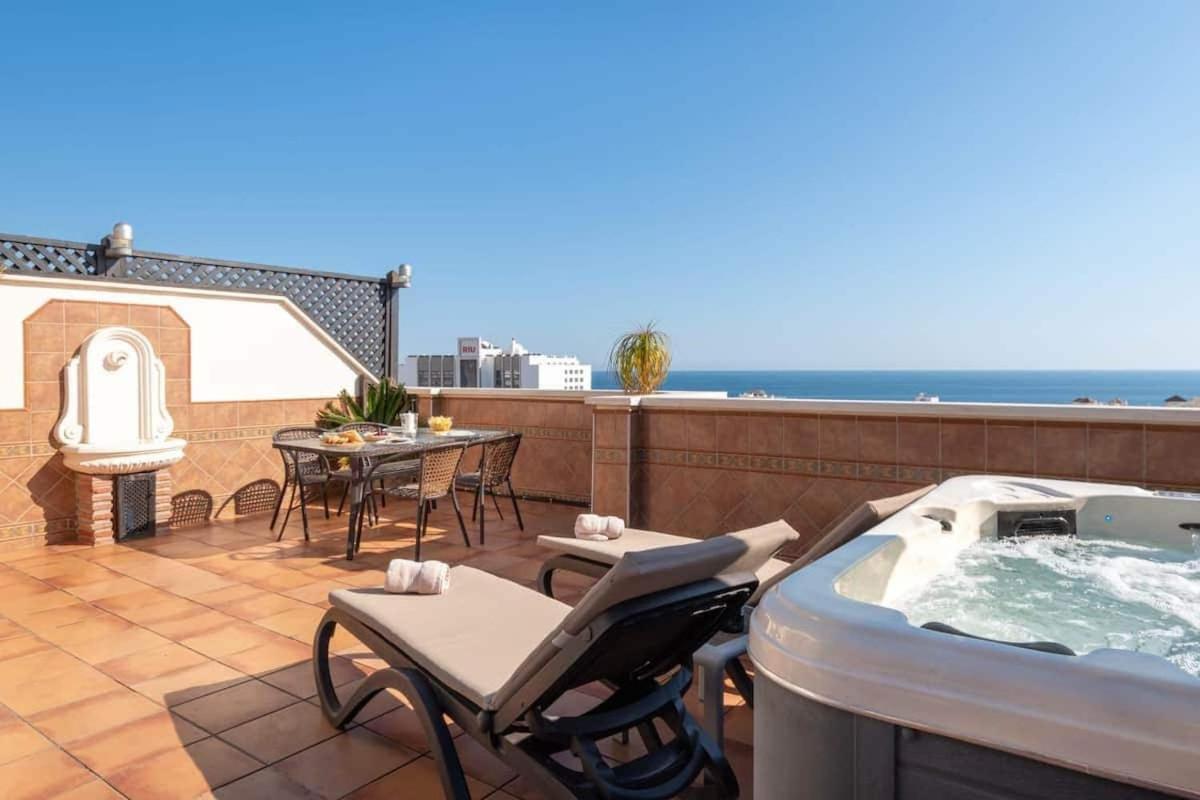 Apartmán Stunning Penthouse In The Centre Of Nerja Exteriér fotografie